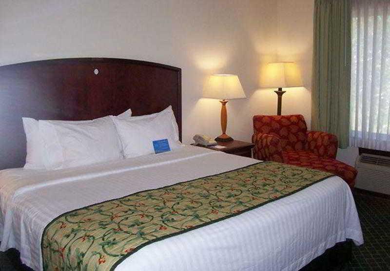 Fairfield Inn & Suites Macon Bagian luar foto